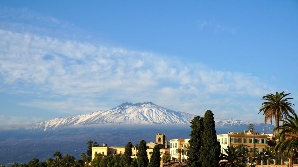 Etna, mesto, pistácia